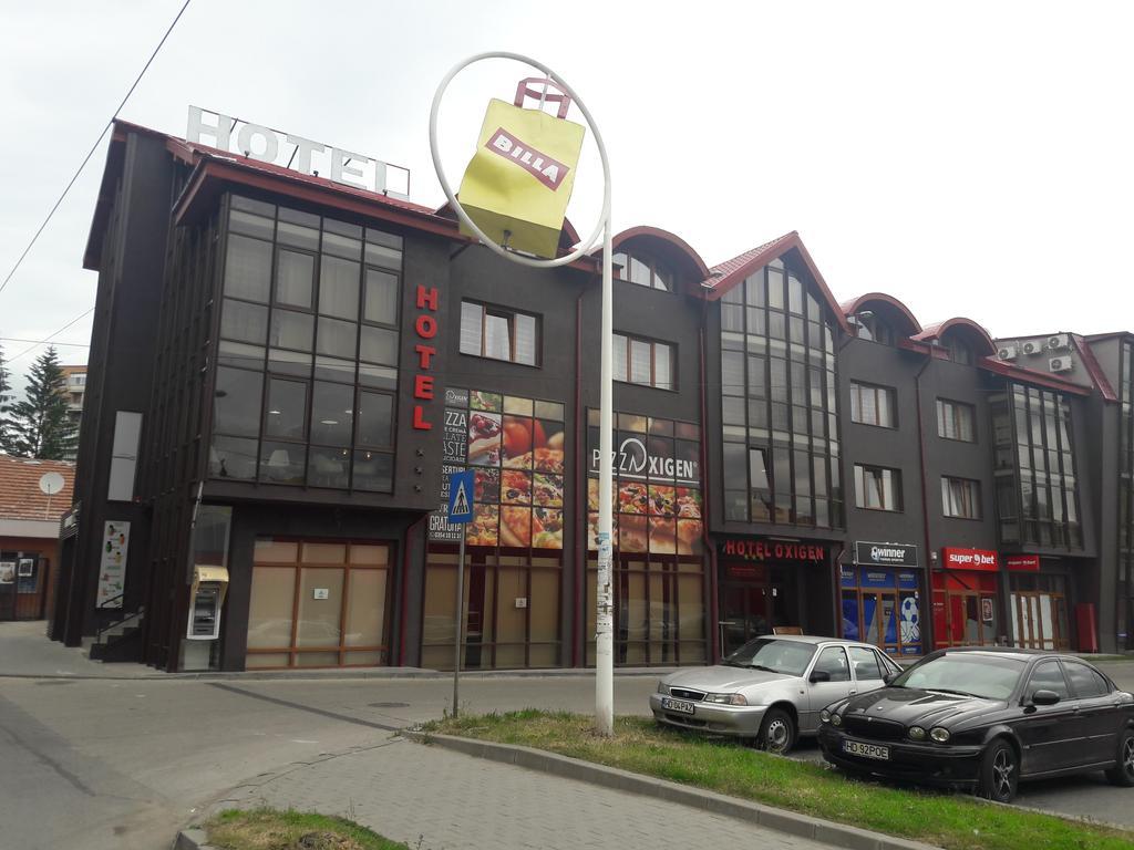 Hotel Oxigen Petroşani Exteriör bild